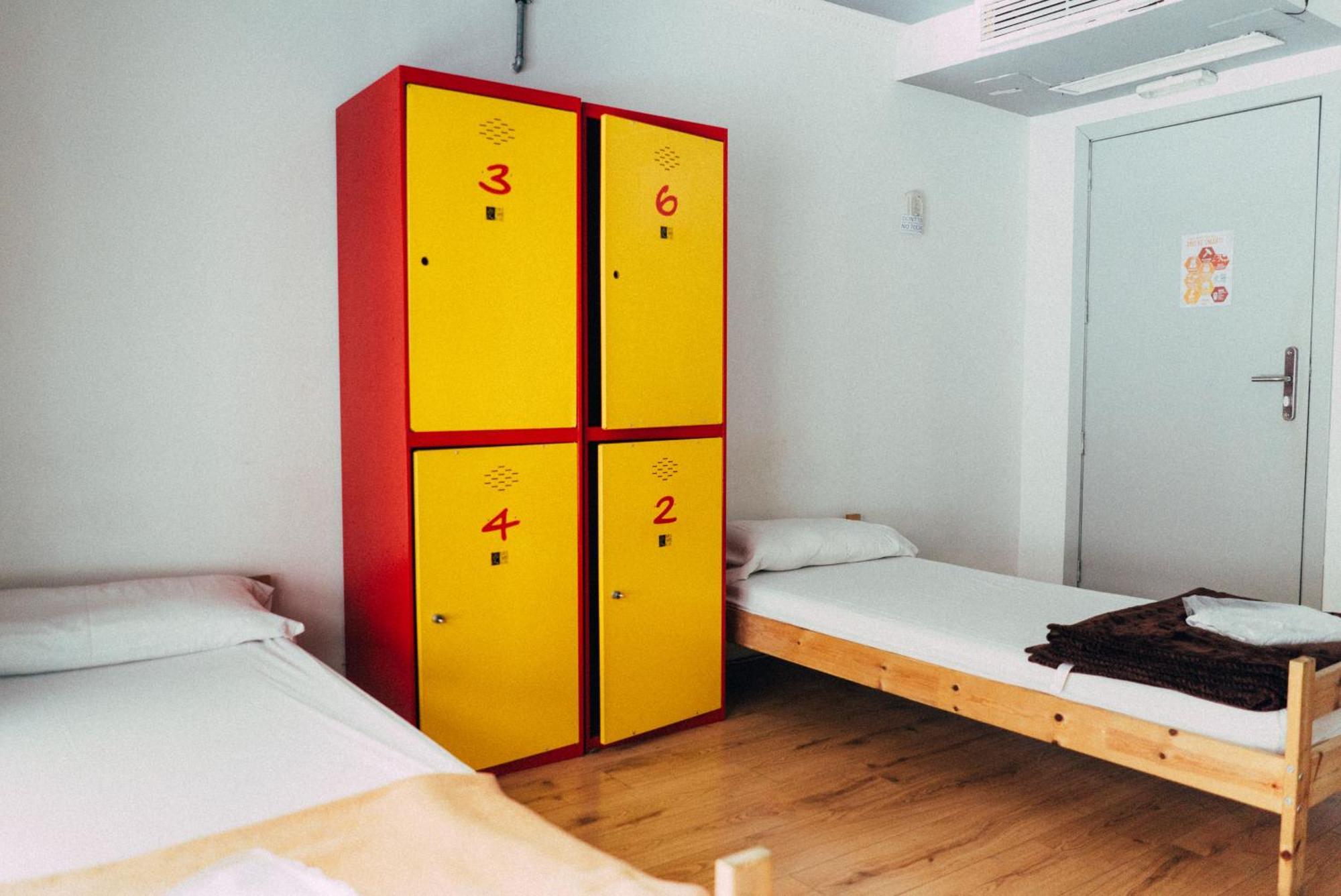 Hostel Black Swan